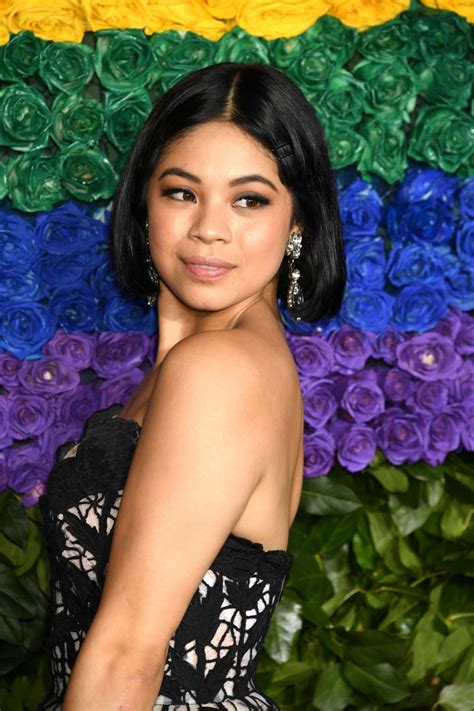 Eva Noblezada .